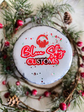 Load image into Gallery viewer, Holiday Skelly Geode - 20oz Modern Curve
